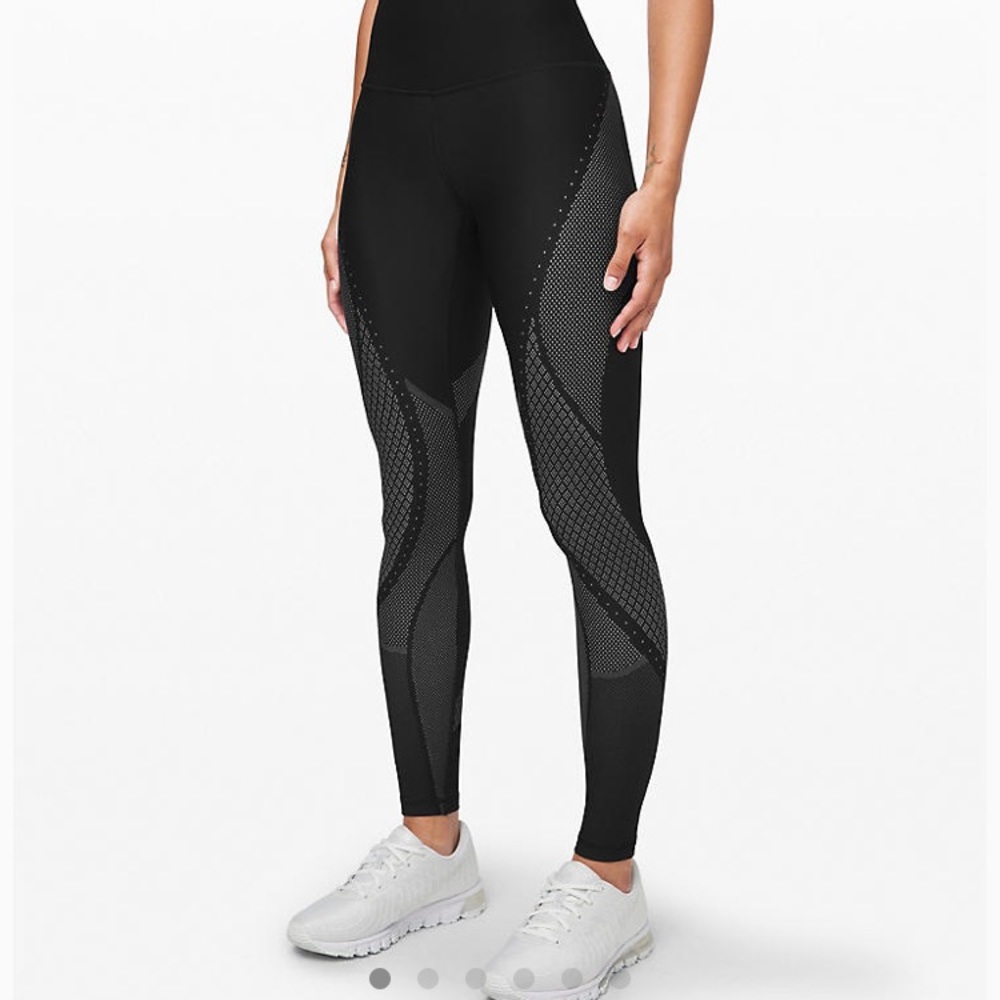 MAPPED OUT HIGH RISE 28” LEGGINGS SIZE 4